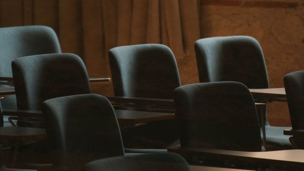 The Educational Institution Where the Questioner Is Hunted