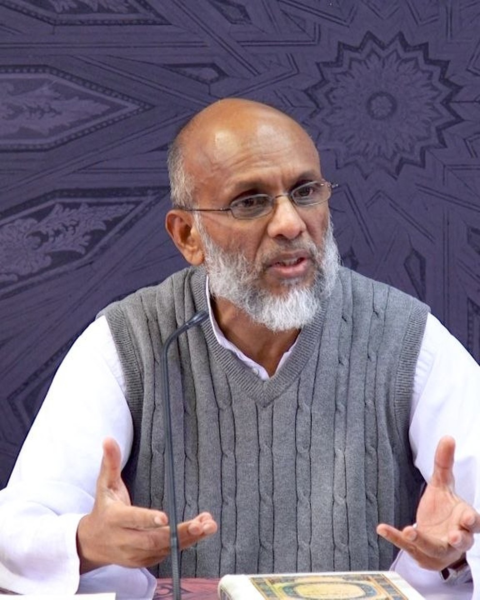 Shaykh Dr Mohammad Akram Nadwi