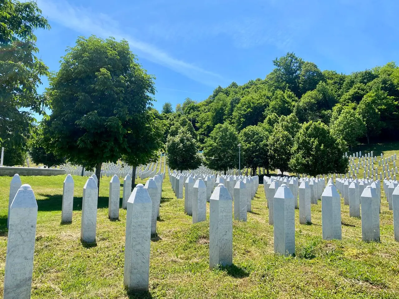 Graves at the Srebrenica memorial