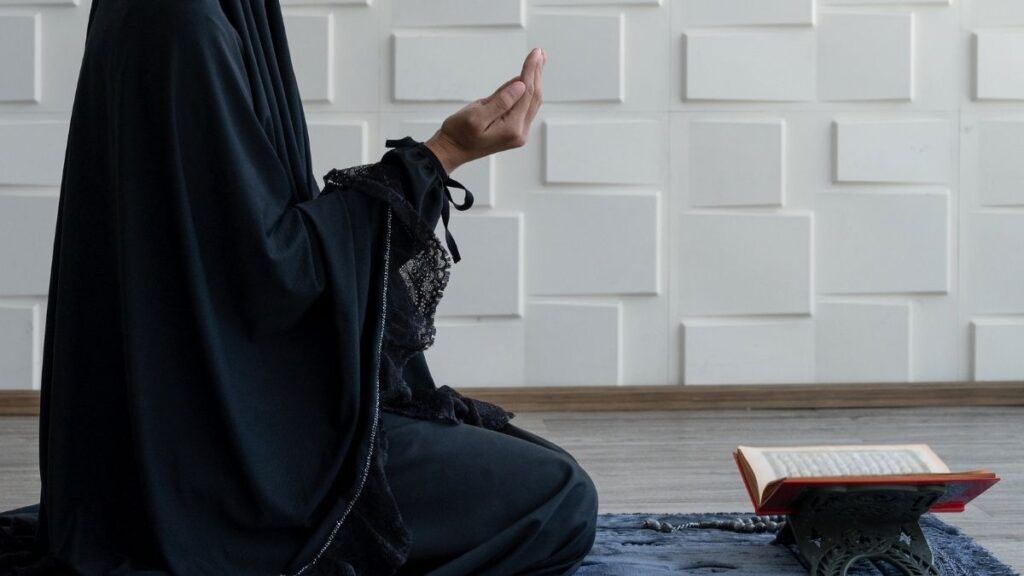 Learning Etiquette with Allah from the Example of Ayyub (peace be upon him)