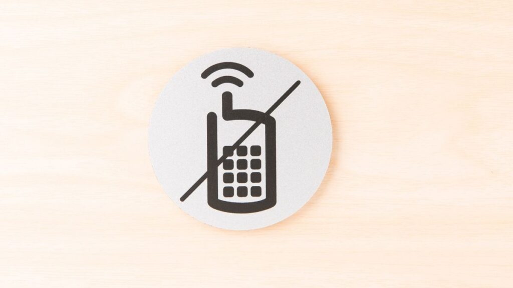 Mobile Phone Ban: Nadwa to UK