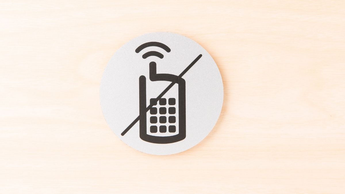 Mobile Phone Ban: Nadwa to UK