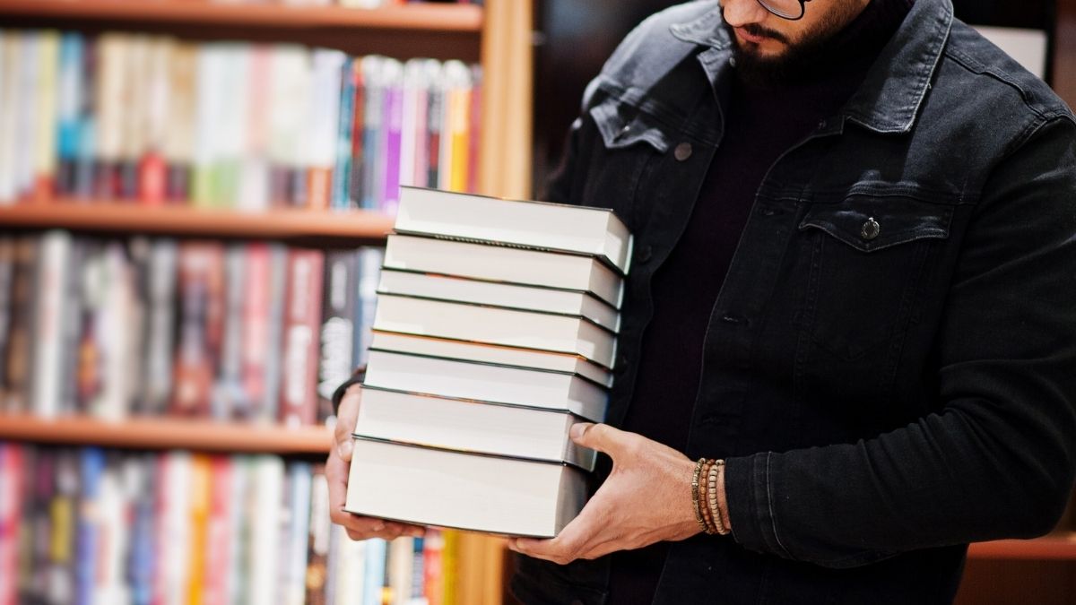 Who Is a Student of Knowledge?